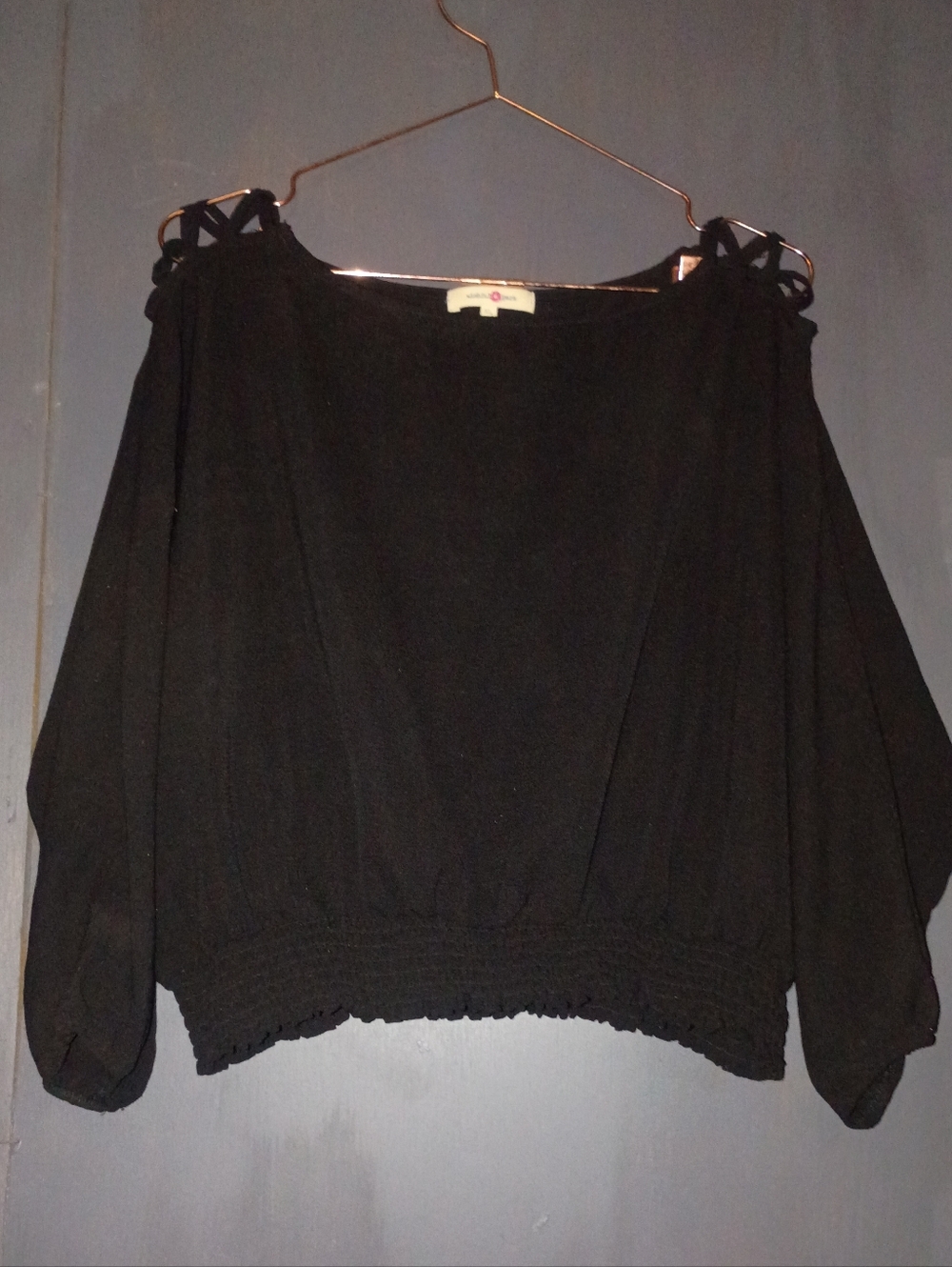 🎆Wishful Park Black Top with Floral Logo Tag